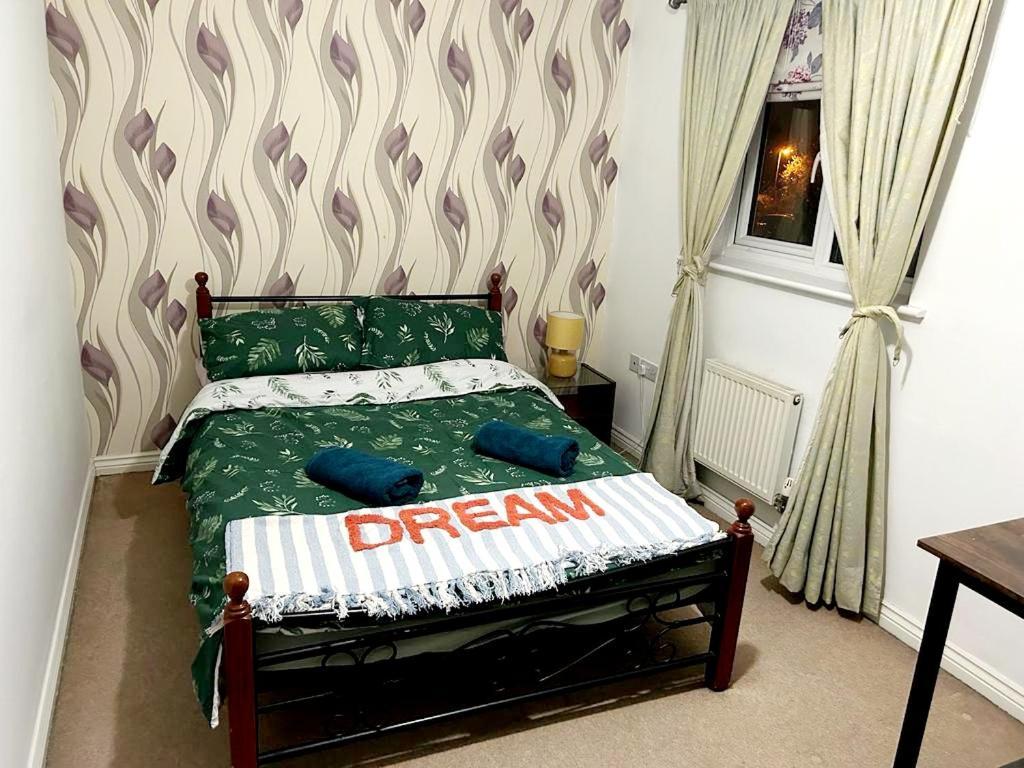 Queens Rooms, A Perfect Stay, Next To Shopping Parks And Central Manchester, Manchester